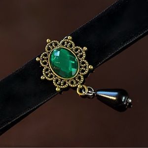 ✨Stunning Vintage Style Velvet Choker✨